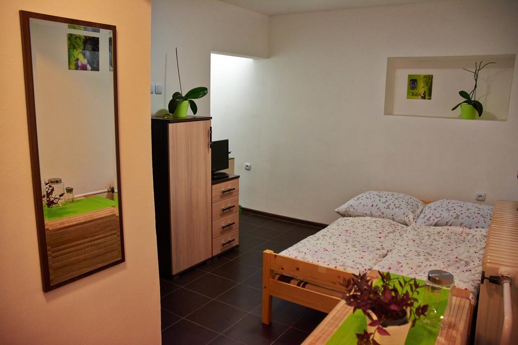 Apartment Pharamis Bešeňová Zimmer foto